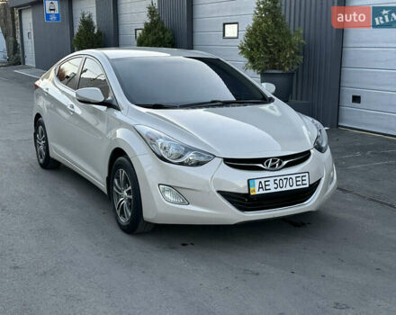 Хендай Элантра 2014 в Днепре (Днепропетровске) на Automoto.ua Серый Хендай Элантра, объемом двигателя 1.6 л и пробегом 95 тыс. км за 8800 $, фото 1 на Automoto.ua