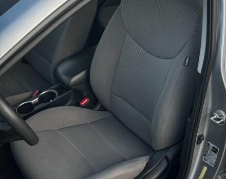 Сірий Хендай Елантра, об'ємом двигуна 1.8 л та пробігом 189 тис. км за 7500 $, фото 12 на Automoto.ua