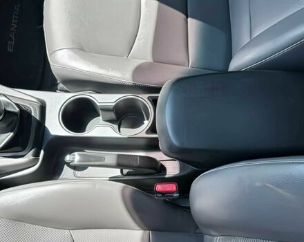 Серый Хендай Элантра, объемом двигателя 2 л и пробегом 76 тыс. км за 7600 $, фото 11 на Automoto.ua