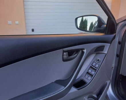 Хендай Элантра 2015 в Ровно на Automoto.ua Серый Хендай Элантра, объемом двигателя 1.8 л и пробегом 150 тыс. км за 9800 $, фото 3 на Automoto.ua