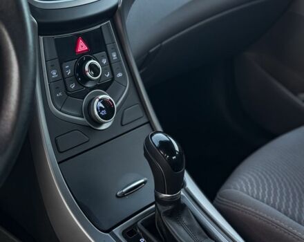 Сірий Хендай Елантра, об'ємом двигуна 1.8 л та пробігом 189 тис. км за 7500 $, фото 11 на Automoto.ua