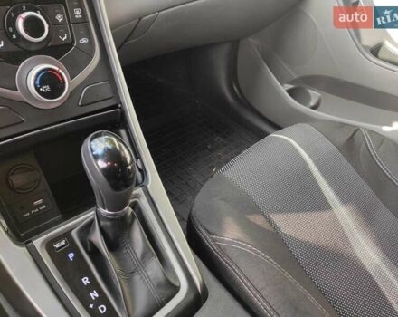 Хендай Элантра 2015 в Киеве на Automoto.ua Серый Хендай Элантра, объемом двигателя 1.8 л и пробегом 159 тыс. км за 10500 $, фото 9 на Automoto.ua