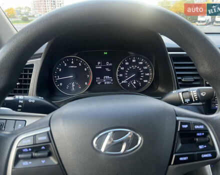 Серый Хендай Элантра, объемом двигателя 2 л и пробегом 136 тыс. км за 10700 $, фото 6 на Automoto.ua