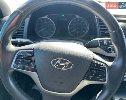 Серый Хендай Элантра, объемом двигателя 2 л и пробегом 122 тыс. км за 9500 $, фото 4 на Automoto.ua