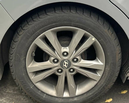 Серый Хендай Элантра, объемом двигателя 2 л и пробегом 115 тыс. км за 12000 $, фото 6 на Automoto.ua