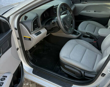 Серый Хендай Элантра, объемом двигателя 2 л и пробегом 138 тыс. км за 9900 $, фото 7 на Automoto.ua