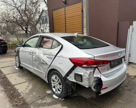 Серый Хендай Элантра, объемом двигателя 2 л и пробегом 150 тыс. км за 3800 $, фото 4 на Automoto.ua