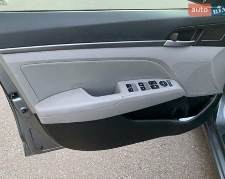 Сірий Хендай Елантра, об'ємом двигуна 2 л та пробігом 169 тис. км за 11700 $, фото 7 на Automoto.ua