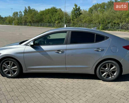 Сірий Хендай Елантра, об'ємом двигуна 2 л та пробігом 115 тис. км за 11800 $, фото 1 на Automoto.ua