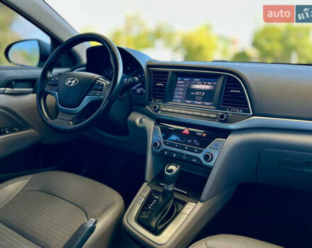Хендай Элантра 2016 в Днепре (Днепропетровске) на Automoto.ua Серый Хендай Элантра, объемом двигателя 2 л и пробегом 199 тыс. км за 10999 $, фото 23 на Automoto.ua