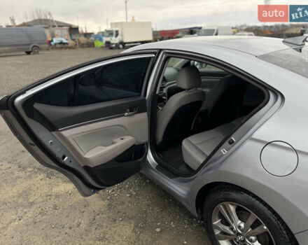 Серый Хендай Элантра, объемом двигателя 2 л и пробегом 135 тыс. км за 9999 $, фото 19 на Automoto.ua