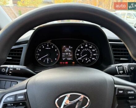 Сірий Хендай Елантра, об'ємом двигуна 2 л та пробігом 225 тис. км за 10300 $, фото 10 на Automoto.ua