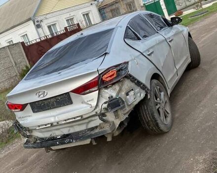 Серый Хендай Элантра, объемом двигателя 2 л и пробегом 150 тыс. км за 2800 $, фото 2 на Automoto.ua