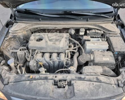 Серый Хендай Элантра, объемом двигателя 1.6 л и пробегом 109 тыс. км за 14000 $, фото 9 на Automoto.ua