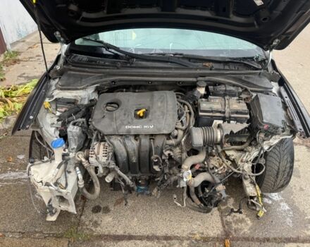 Серый Хендай Элантра, объемом двигателя 2 л и пробегом 150 тыс. км за 3800 $, фото 7 на Automoto.ua