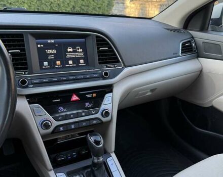 Серый Хендай Элантра, объемом двигателя 2 л и пробегом 115 тыс. км за 11150 $, фото 27 на Automoto.ua