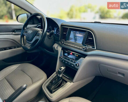 Хендай Элантра 2016 в Днепре (Днепропетровске) на Automoto.ua Серый Хендай Элантра, объемом двигателя 2 л и пробегом 199 тыс. км за 10999 $, фото 25 на Automoto.ua