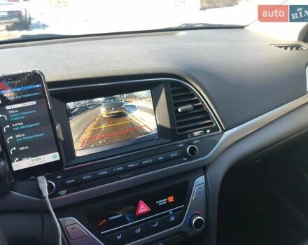 Серый Хендай Элантра, объемом двигателя 2 л и пробегом 81 тыс. км за 12000 $, фото 4 на Automoto.ua