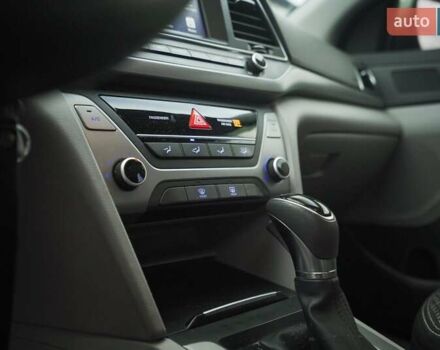 Серый Хендай Элантра, объемом двигателя 2 л и пробегом 147 тыс. км за 10499 $, фото 13 на Automoto.ua