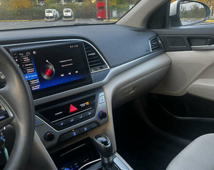 Серый Хендай Элантра, объемом двигателя 2 л и пробегом 136 тыс. км за 10700 $, фото 7 на Automoto.ua