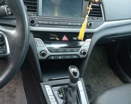 Серый Хендай Элантра, объемом двигателя 2 л и пробегом 90 тыс. км за 14000 $, фото 12 на Automoto.ua