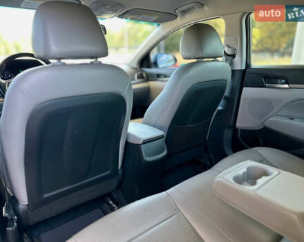 Хендай Элантра 2016 в Днепре (Днепропетровске) на Automoto.ua Серый Хендай Элантра, объемом двигателя 2 л и пробегом 199 тыс. км за 10999 $, фото 11 на Automoto.ua