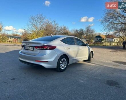 Серый Хендай Элантра, объемом двигателя 2 л и пробегом 185 тыс. км за 10500 $, фото 2 на Automoto.ua