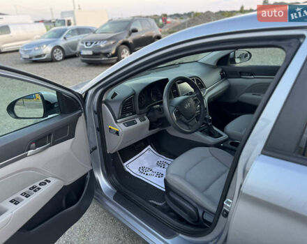 Сірий Хендай Елантра, об'ємом двигуна 2 л та пробігом 135 тис. км за 10899 $, фото 15 на Automoto.ua