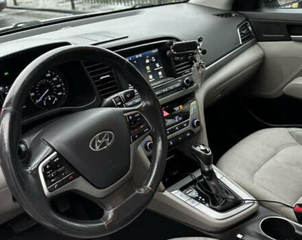 Серый Хендай Элантра, объемом двигателя 2 л и пробегом 190 тыс. км за 10200 $, фото 8 на Automoto.ua