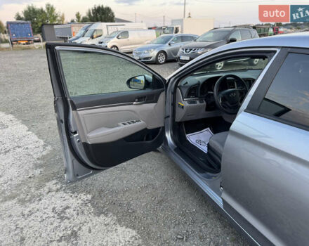 Сірий Хендай Елантра, об'ємом двигуна 2 л та пробігом 135 тис. км за 10899 $, фото 13 на Automoto.ua