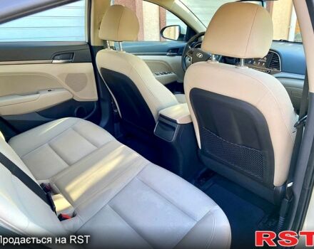 Сірий Хендай Елантра, об'ємом двигуна 2 л та пробігом 119 тис. км за 11600 $, фото 10 на Automoto.ua