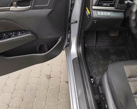 Серый Хендай Элантра, объемом двигателя 2 л и пробегом 179 тыс. км за 13800 $, фото 22 на Automoto.ua