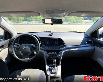 Хендай Элантра 2016 в Днепре (Днепропетровске) на Automoto.ua Серый Хендай Элантра, объемом двигателя 2 л и пробегом 150 тыс. км за 11000 $, фото 3 на Automoto.ua