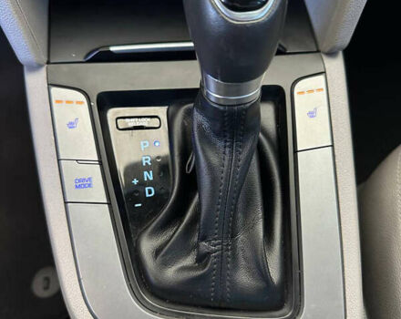 Хендай Элантра 2016 в Днепре (Днепропетровске) на Automoto.ua Серый Хендай Элантра, объемом двигателя 2 л и пробегом 199 тыс. км за 10999 $, фото 35 на Automoto.ua