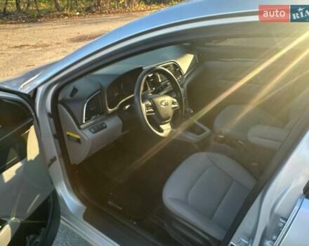 Серый Хендай Элантра, объемом двигателя 2 л и пробегом 185 тыс. км за 10500 $, фото 10 на Automoto.ua