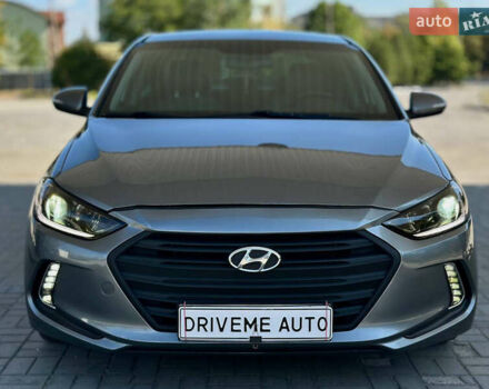Хендай Элантра 2016 в Днепре (Днепропетровске) на Automoto.ua Серый Хендай Элантра, объемом двигателя 2 л и пробегом 199 тыс. км за 10999 $, фото 1 на Automoto.ua