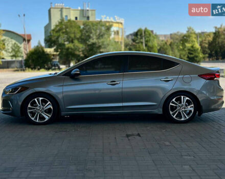 Хендай Элантра 2016 в Днепре (Днепропетровске) на Automoto.ua Серый Хендай Элантра, объемом двигателя 2 л и пробегом 199 тыс. км за 10999 $, фото 3 на Automoto.ua