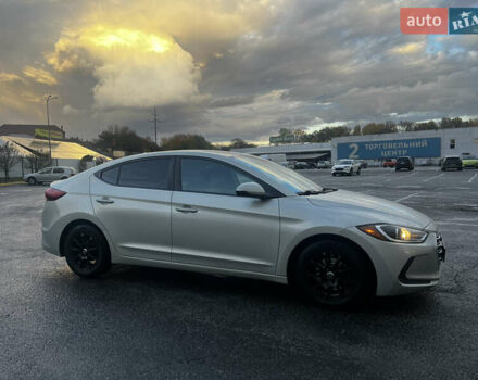 Серый Хендай Элантра, объемом двигателя 2 л и пробегом 136 тыс. км за 10700 $, фото 2 на Automoto.ua