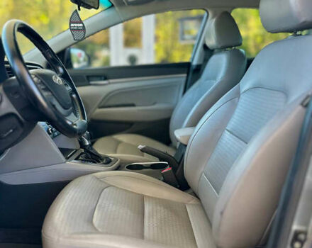 Хендай Элантра 2016 в Днепре (Днепропетровске) на Automoto.ua Серый Хендай Элантра, объемом двигателя 2 л и пробегом 199 тыс. км за 10999 $, фото 13 на Automoto.ua