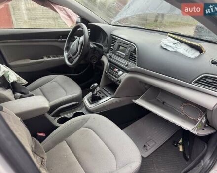 Серый Хендай Элантра, объемом двигателя 2 л и пробегом 150 тыс. км за 3800 $, фото 8 на Automoto.ua