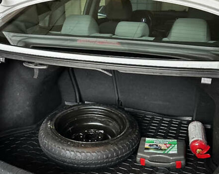 Серый Хендай Элантра, объемом двигателя 2 л и пробегом 190 тыс. км за 10200 $, фото 13 на Automoto.ua