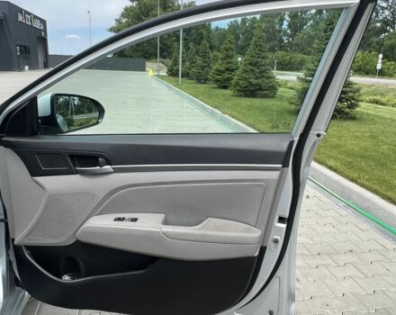 Серый Хендай Элантра, объемом двигателя 2 л и пробегом 180 тыс. км за 12000 $, фото 13 на Automoto.ua