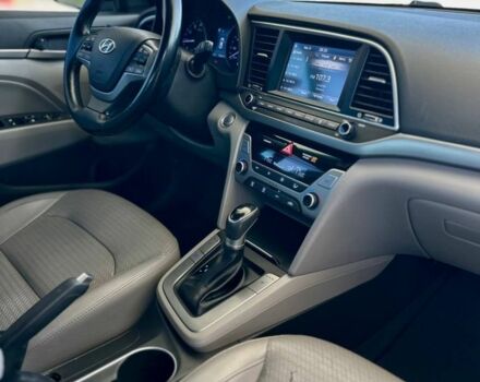 Серый Хендай Элантра, объемом двигателя 2 л и пробегом 199 тыс. км за 11299 $, фото 15 на Automoto.ua