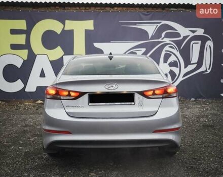 Серый Хендай Элантра, объемом двигателя 2 л и пробегом 147 тыс. км за 10499 $, фото 2 на Automoto.ua