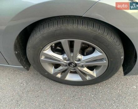 Сірий Хендай Елантра, об'ємом двигуна 2 л та пробігом 169 тис. км за 11700 $, фото 6 на Automoto.ua