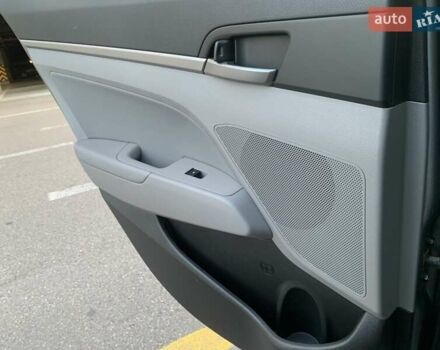 Сірий Хендай Елантра, об'ємом двигуна 2 л та пробігом 169 тис. км за 11700 $, фото 19 на Automoto.ua