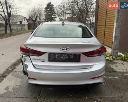 Серый Хендай Элантра, объемом двигателя 2 л и пробегом 150 тыс. км за 3800 $, фото 3 на Automoto.ua