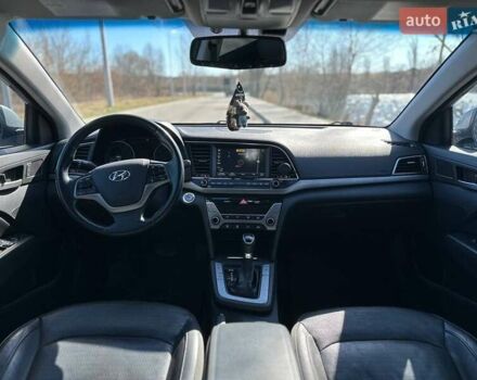 Серый Хендай Элантра, объемом двигателя 2 л и пробегом 122 тыс. км за 9500 $, фото 7 на Automoto.ua