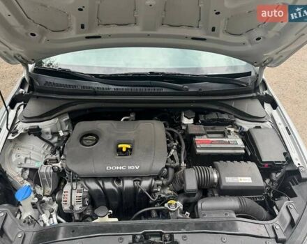 Серый Хендай Элантра, объемом двигателя 2 л и пробегом 173 тыс. км за 10850 $, фото 13 на Automoto.ua