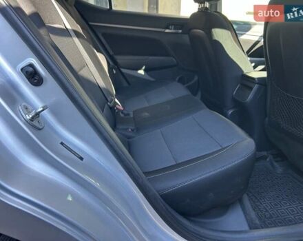 Серый Хендай Элантра, объемом двигателя 2 л и пробегом 198 тыс. км за 12500 $, фото 12 на Automoto.ua